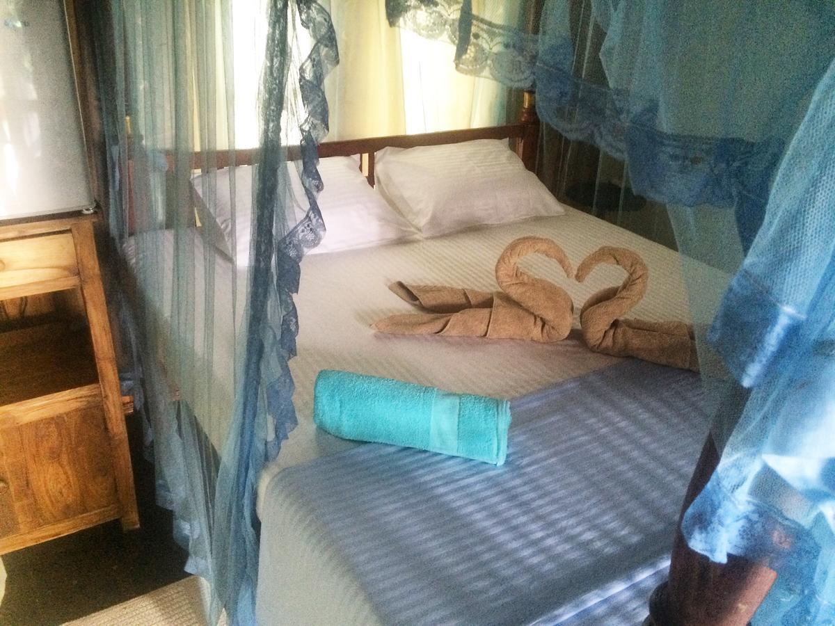 Sunny Family Hotell Unawatuna Rum bild