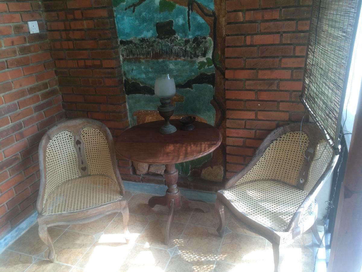 Sunny Family Hotell Unawatuna Rum bild
