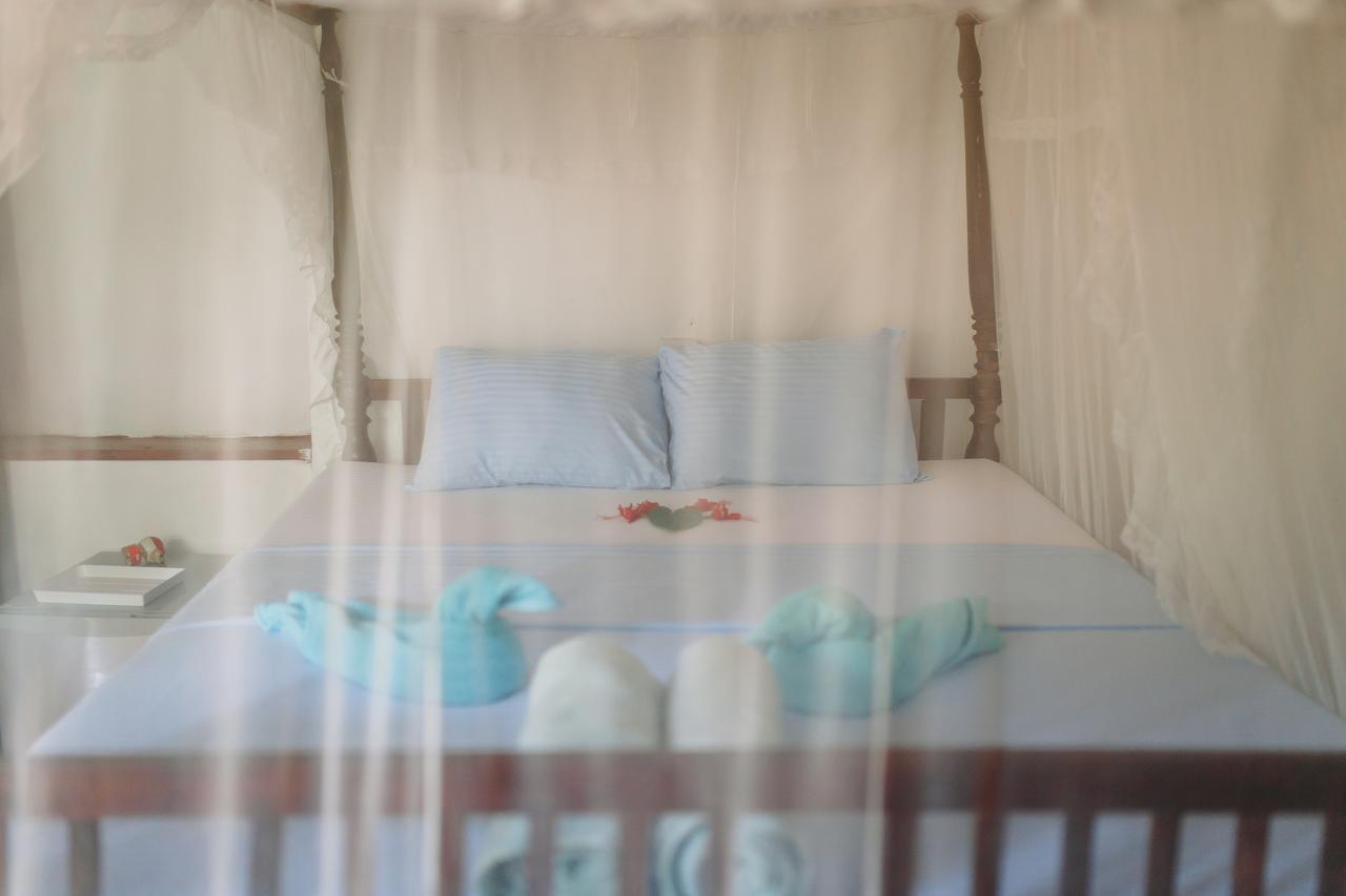 Sunny Family Hotell Unawatuna Rum bild