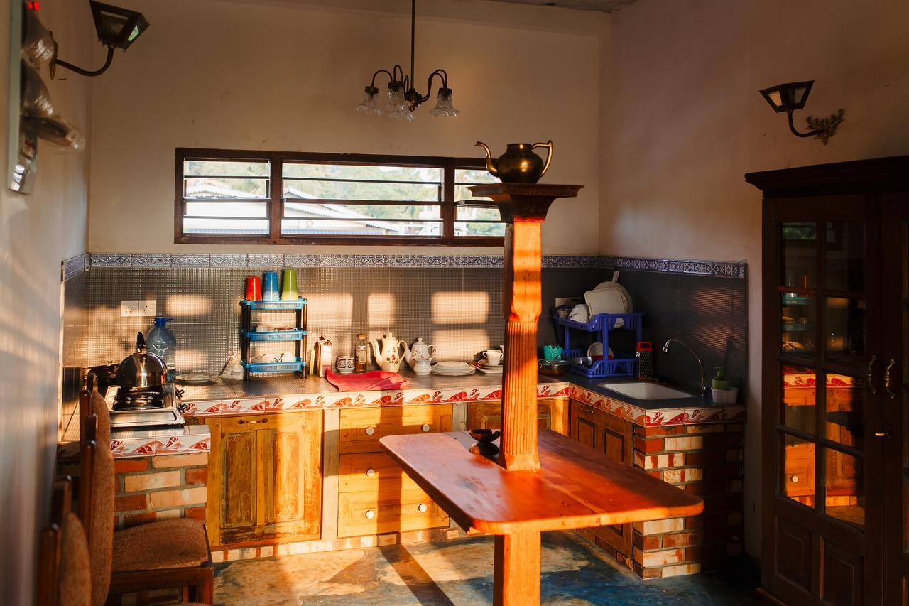 Sunny Family Hotell Unawatuna Exteriör bild