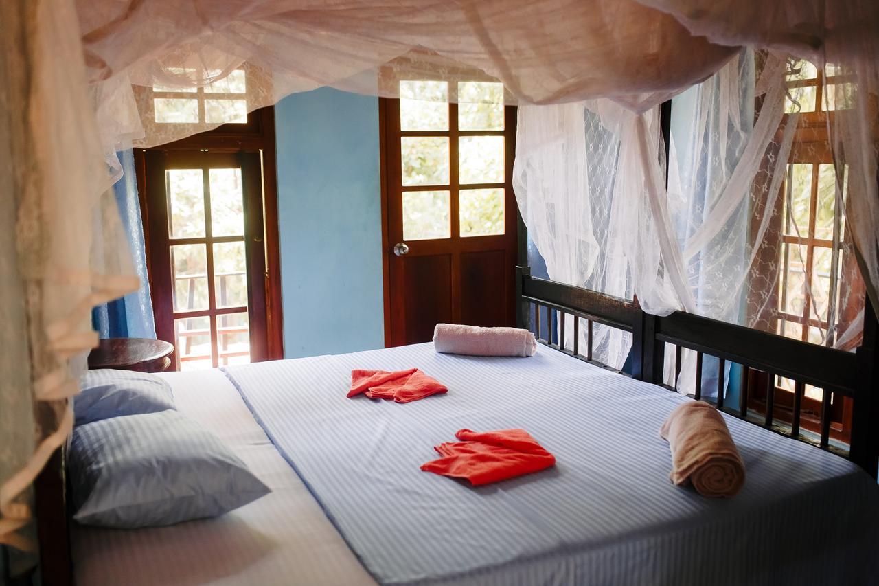 Sunny Family Hotell Unawatuna Exteriör bild