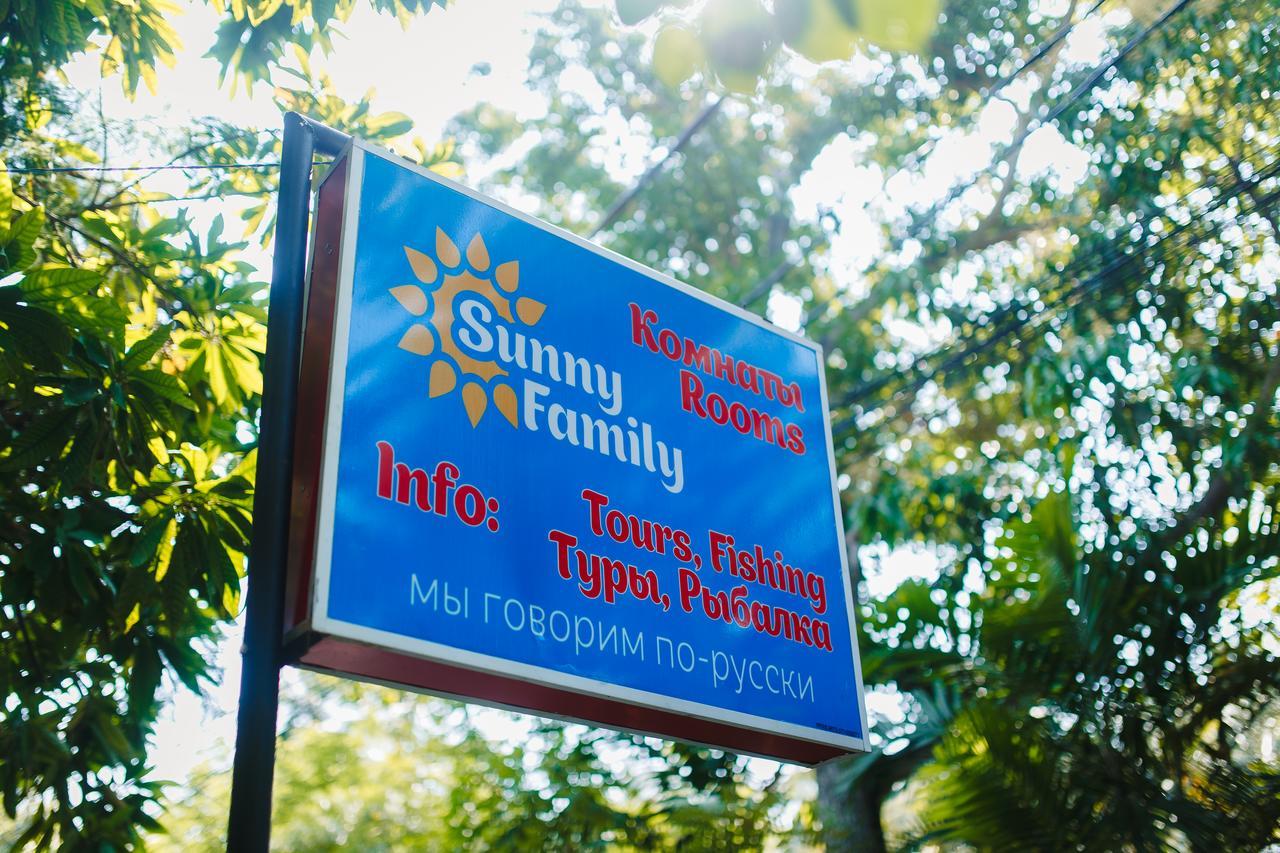 Sunny Family Hotell Unawatuna Exteriör bild
