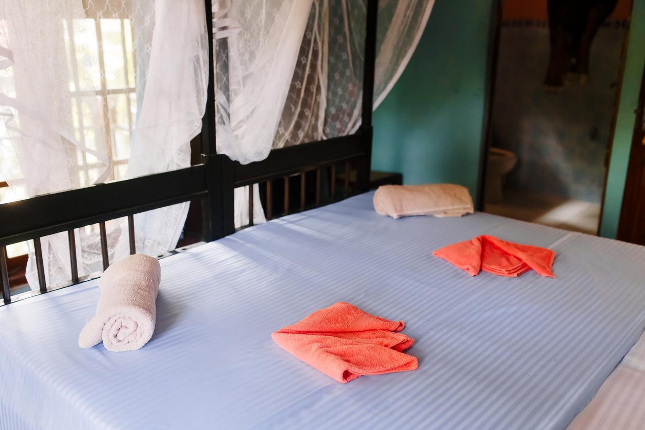 Sunny Family Hotell Unawatuna Rum bild