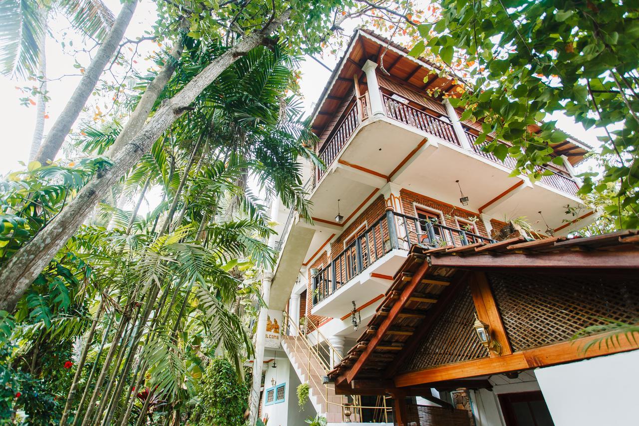 Sunny Family Hotell Unawatuna Exteriör bild